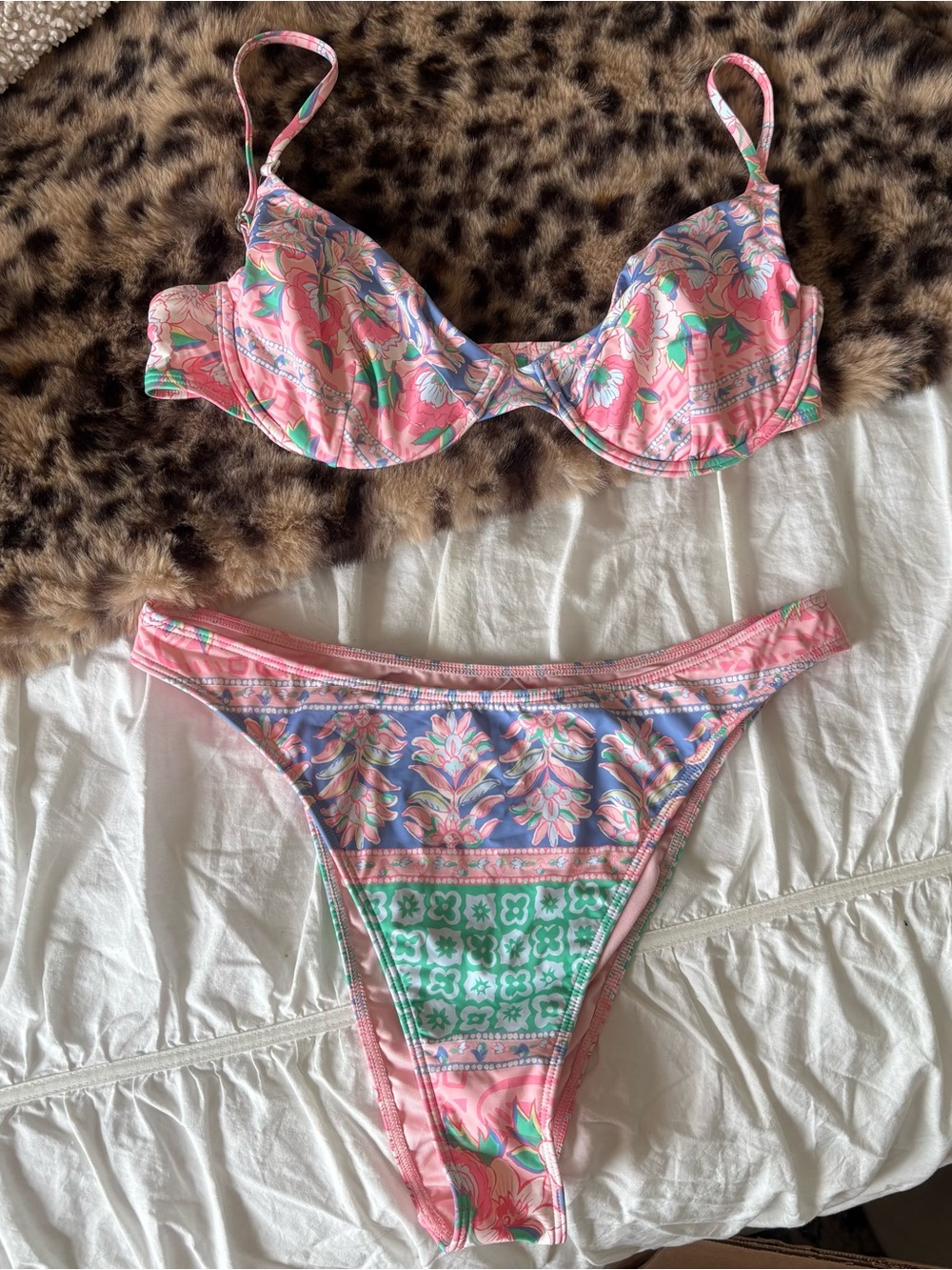 Patterned Billabong Bikini set